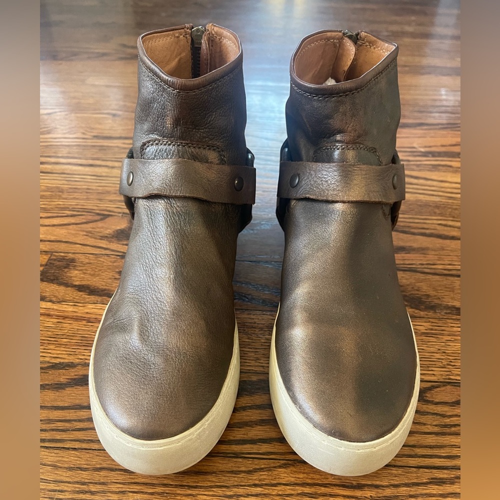 FRYE Lena Harness booties in bronze